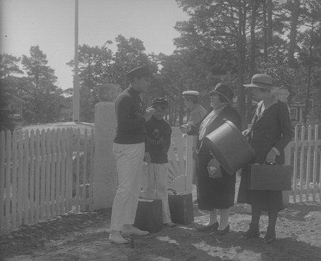 Felix Grönfeldt, Lennart Wallén, Stina Berg, Vera Schmiterlöw - Drottningen av Pellagonien - Photos