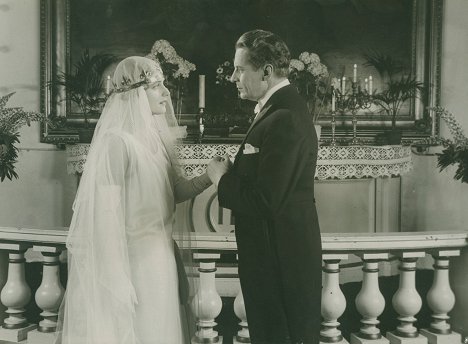 Margita Alfvén, Gunnar Tolnæs - Hennes lilla majestät - De la película