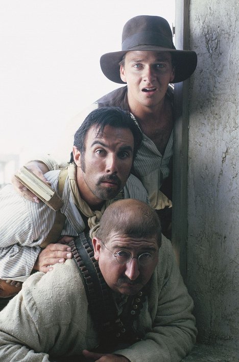 Sean Patrick Flanery, Francesco Quinn, Ronny Coutteure - Die Abenteuer des jungen Indiana Jones - Der Fluch der Mumie - Filmfotos