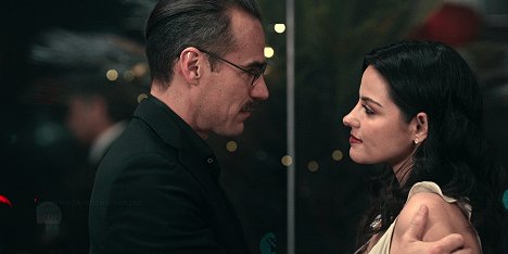 Jorge Poza, Maite Perroni - Oscuro deseo - ¿Qué sabes acerca de Darío Guerra? - De la película