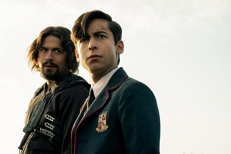 David Castañeda Jr., Aidan Gallagher - The Umbrella Academy - Das Ende von etwas - Filmfotos