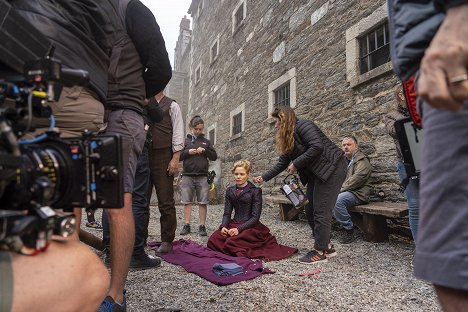 Kate Phillips - Miss Scarlet and the Duke - Cell 99 - Tournage