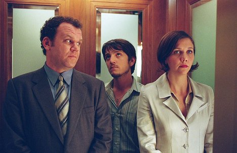 John C. Reilly, Diego Luna, Maggie Gyllenhaal - Criminal - Wielki przekręt - Z filmu