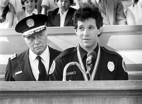 George Gaynes, Steve Guttenberg - Police Academy - Dümmer als die Polizei erlaubt - Filmfotos