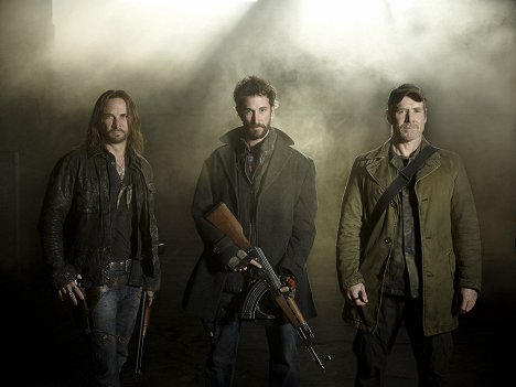 Colin Cunningham, Noah Wyle, Will Patton - Falling Skies - Série 2 - Promo