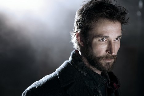 Noah Wyle - Falling Skies - Série 2 - Promo