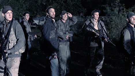 Drew Roy, Noah Wyle, Will Patton - Falling Skies - Live and Learn - Photos