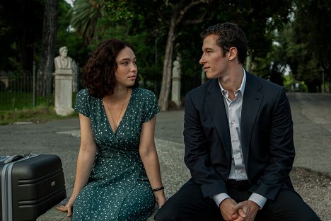 Matilda De Angelis, Callum Turner - Der göttliche Andere - De la película