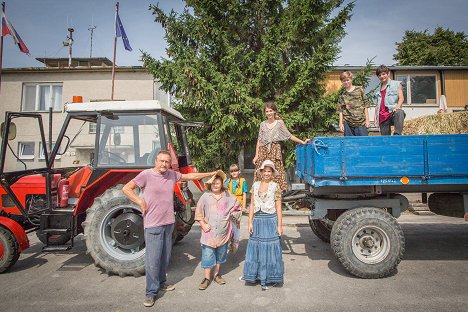 Ľubomír Paulovič, Samuel Kennedy, Karolína Kubánková, Michaela Rovňáková, Markus Filipko - Prázdniny - Season 4 - Z nakrúcania