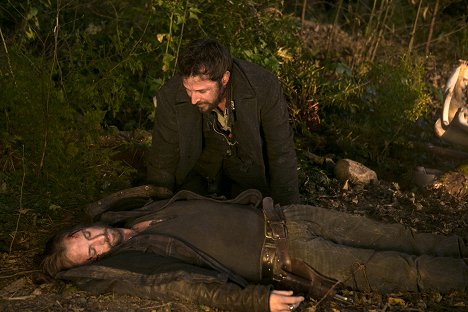 Colin Cunningham, Noah Wyle - Falling Skies - Search and Recover - Z filmu