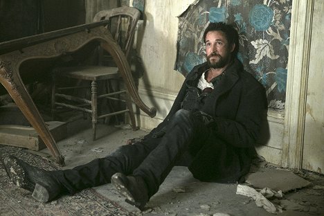 Noah Wyle - Falling Skies - Be Silent and Come Out - Z filmu