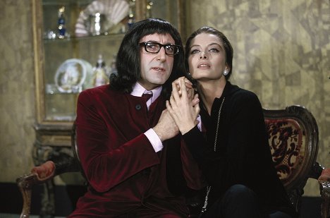Peter Sellers, Capucine - What's New, Pussycat - Photos