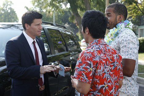 David Boreanaz - Bones - The Beautiful Day in the Neighborhood - Photos