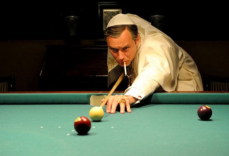 Jude Law - Mladý papež - Epizoda 8 - Z filmu