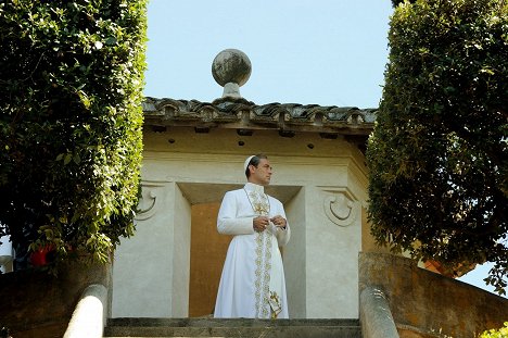 Jude Law - Mladý papež - Epizoda 8 - Z filmu