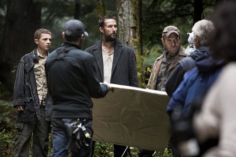 Maxim Knight, Noah Wyle, Will Patton - Falling Skies - Mind Wars - Photos