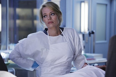 Jeri Ryan - Body of Proof - Skin and Bones - Van film