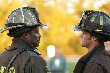 Eamonn Walker, Jesse Spencer - Chicago Fire - Žádná lítost - Z filmu