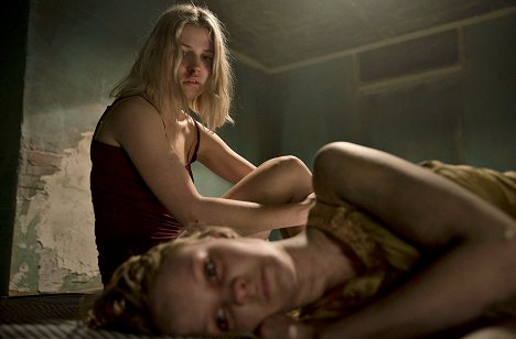 Tessa Hoder, Alvilda Lyneborg Lassen - Darkness: Those Who Kill - Episode 2 - Photos