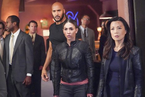 Henry Simmons, Natalia Cordova-Buckley, Ming-Na Wen - Agents of S.H.I.E.L.D. - What We're Fighting For - Photos