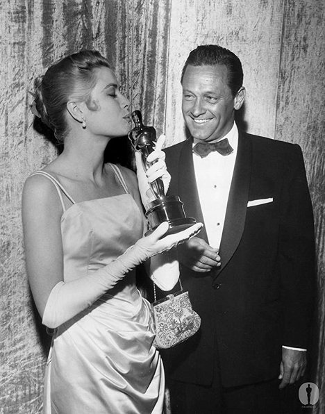 Gracia Patricia, William Holden - The 27th Annual Academy Awards - Filmfotos