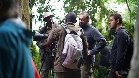 Burak Dogansoysal - Muhtesem Ruanda - Van de set