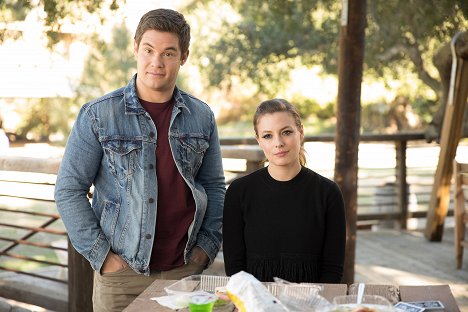 Adam Devine, Gillian Jacobs - Magic Camp - Filmfotók