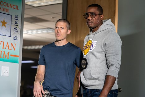 Zach Gilford, Duane Martin - L.A.'s Finest - For Life - Van film