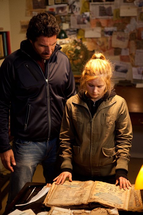 Ed Quinn, Magda Apanowicz - The 12 Disasters of Christmas - Film