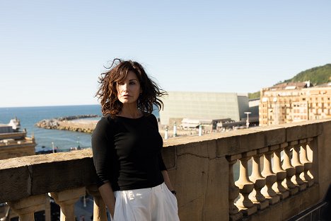 Gina Gershon - Hiszpański romans - Z filmu