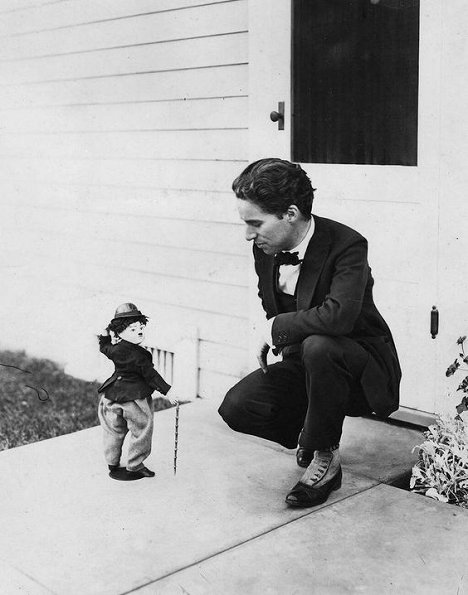 Charlie Chaplin - Chaplin vs the FBI - Photos