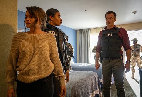 Roxy Sternberg, Julian McMahon - FBI: Most Wanted - Ride or Die - Photos