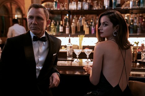 Daniel Craig, Ana de Armas - 007 Nincs idő meghalni - Filmfotók