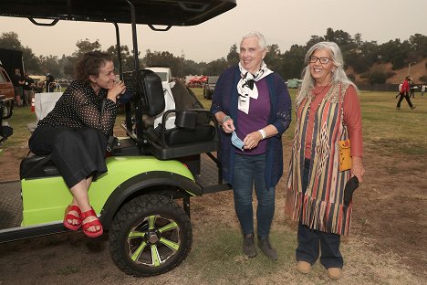 Searchlight's Nomadland Telluride from Los Angeles Drive In Premiere on Friday, Sept 11, 2020 at the Rose Bowl - Frances McDormand, Swankie, Linda May - Krajina Nomádov - Z akcií