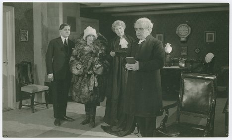 John Westin, Vera Schmiterlöw, Märtha Lindlöf, Alfred Lundberg - Orpo - Kuvat elokuvasta