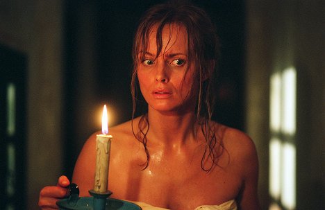 izabella scorupco cougar club