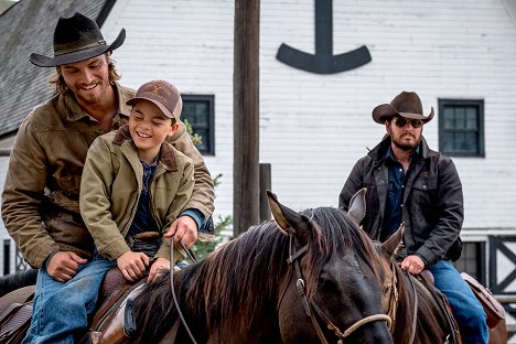 Luke Grimes, Brecken Merrill, Cole Hauser - Yellowstone - You’re the Indian Now - Photos