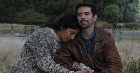 Marcela Salinas, Samuel González - Los fuertes - Van film