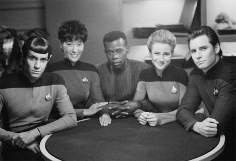 Patti Yasutake, Dan Gauthier - Star Trek: The Next Generation - Lower Decks - Van de set