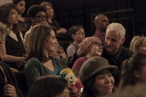 Tina Fey, Arden Wolfe, John Slattery - Modern Love - Rallying to Keep the Game Alive - Filmfotos