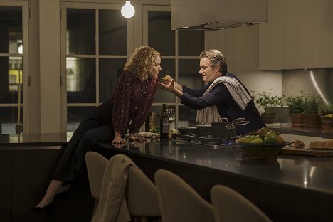 Julia Garner, Shea Whigham - Modern Love - So He Looked Like Dad. It Was Just Dinner, Right? - Photos