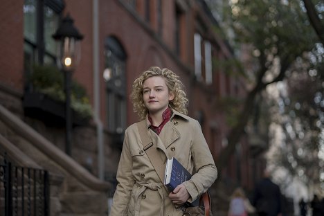 Julia Garner - Moderní láska - Tak vypadal jako táta. Byla to jen večeře, ne? - Z filmu