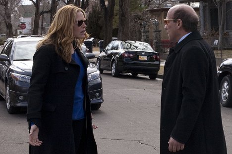 Mary McCormack, Paul Ben-Victor - In Plain Sight - Four Marshals and a Baby - Kuvat elokuvasta
