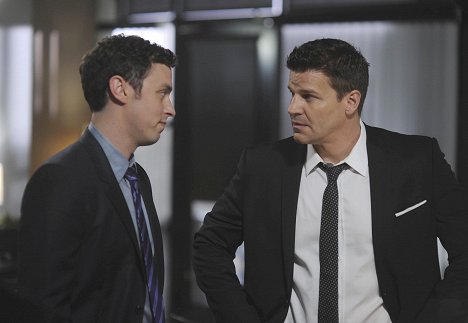 John Francis Daley, David Boreanaz - Bones - The Party in the Pants - Photos