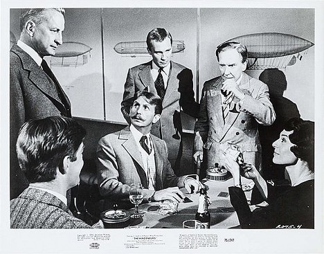 George C. Scott, Rene Auberjonois, Roy Thinnes, Burgess Meredith, Anne Bancroft - Hindenburg - Fotocromos