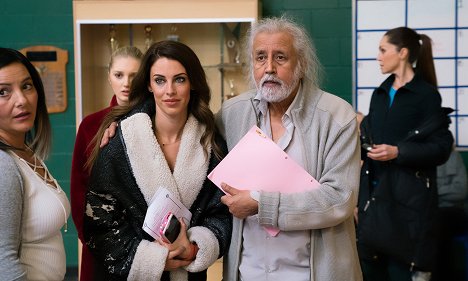Kaitlyn Bernard, Jessica Lowndes, Vic Sarin - A Father's Nightmare - Filmfotos