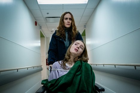 Sarah Paulson, Kiera Allen - Run - Film