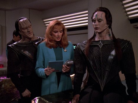 Richard Poe, Gates McFadden - Star Trek: The Next Generation - Preemptive Strike - Photos