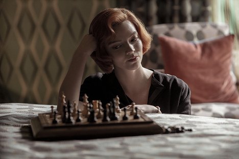 Anya Taylor-Joy - The Queen's Gambit - Doubled Pawns - Van film