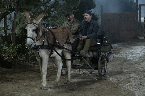 Noah Khyle, Rubén Blades - Živí mrtví: Počátek konce - Vítejte v klubu - Z filmu